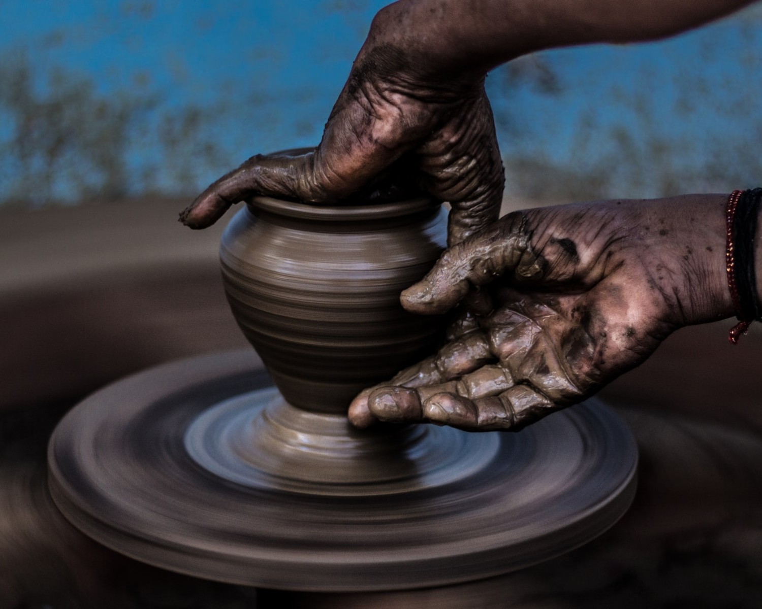 Hur man skriver ett artist-cv: mallar och exempel (2025)