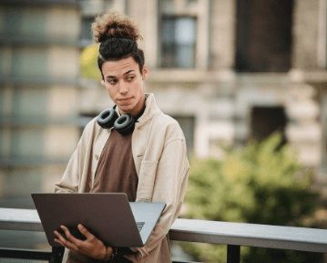 Hur man skriver ett CV utan erfarenhet 2025 (exempel)