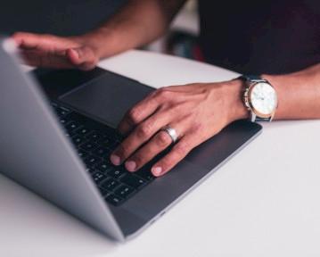 Hur långt bör ett CV vara 2025: 1 eller 2 sidor?