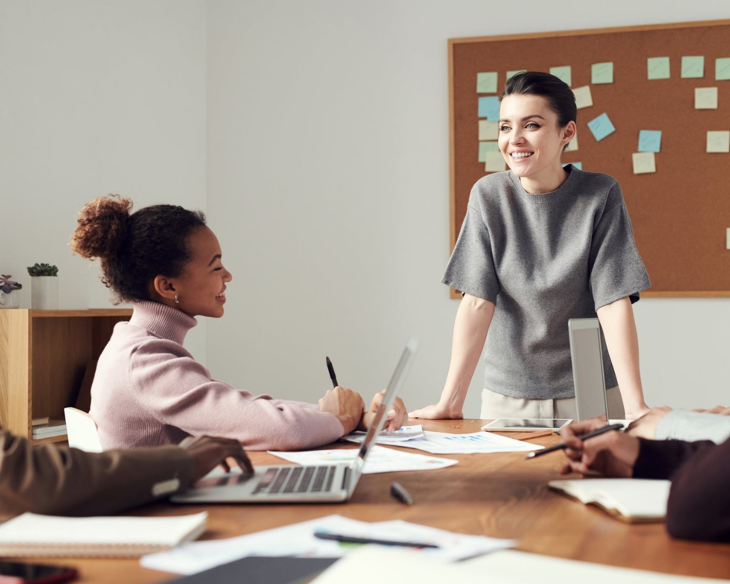 7 mjuka färdigheter som arbetsgivare älskar 2025 (+50 exempel på ett CV)